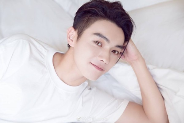 许凯谈私生问题 他遭遇了什么竟请求对方不要用这种方式喜欢他?