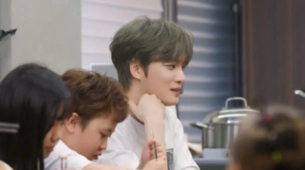 金在中分享像明星一样惊艳的姐姐们：来认识一下他的 8 位美丽兄弟姐妹吧