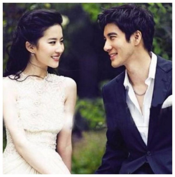 当明星遇到自己的暗恋对象反应，杨幂害羞，唯独他把嘴亲都麻了！