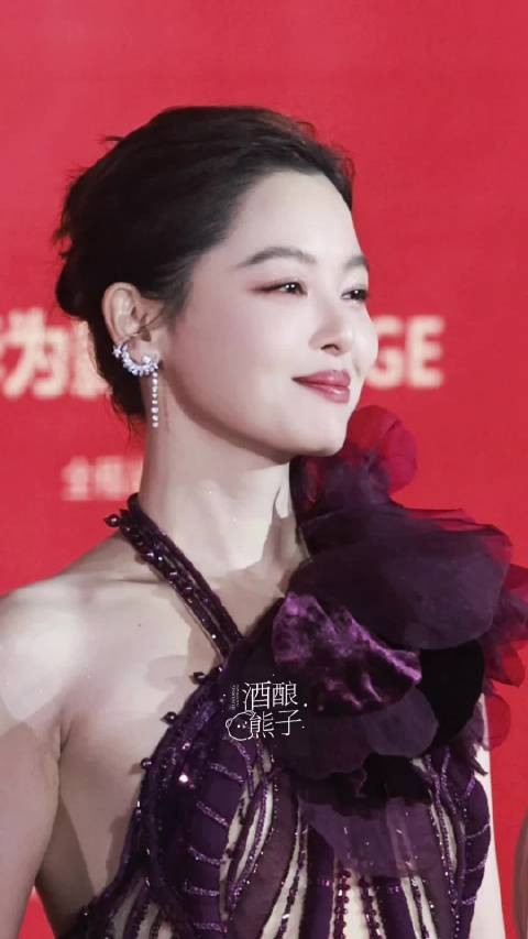 辛芷蕾 好美的一朵绽放的鸢尾花