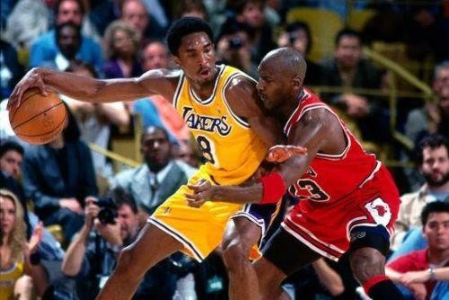 乔丹到底有多“溺爱”科比,看看他对科比的态度你就知道