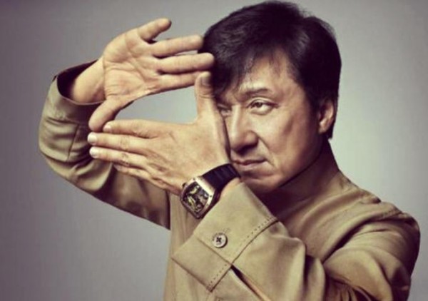 成龙与杰森斯坦森:不同影坛的交响曲