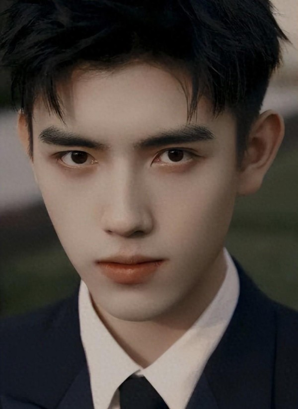 25岁陈飞宇由塌房男星逆袭为实力派演员,为陈凯歌增光添彩