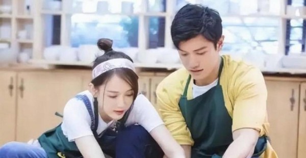 两个人是不是真心相爱,其实看他俩在一起的状态就能知道个大概,毕竟身体是不会撒谎,行为细节透露感情真伪