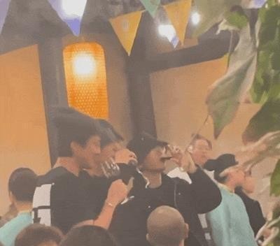 乌镇这一晚:冯小刚黄磊李冰冰现身,一场敬酒满是「论资排辈」