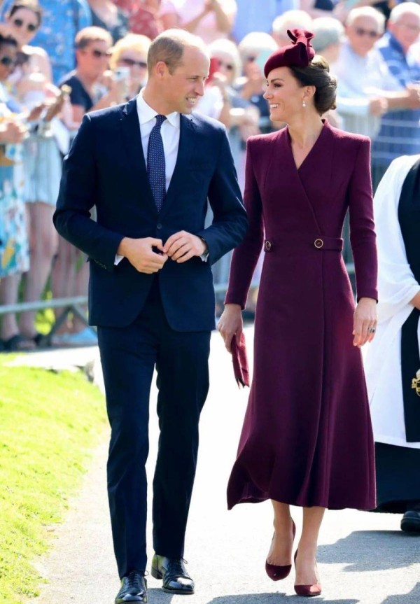 凯特王妃与威廉王子也“躺平”:看凯特威廉如何用“去明星化”赢得民心