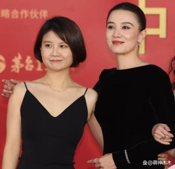 金鸡奖女明星红毯造型一览 影后提名者风采各异