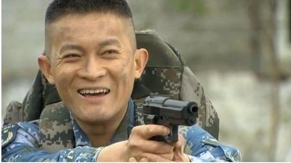 娱乐圈中的关系户到底有多硬,丑女可以搭档男神,看着真让人心疼