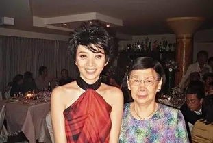 香港去世著名女歌星梅艳芳与母亲的关系什么样?