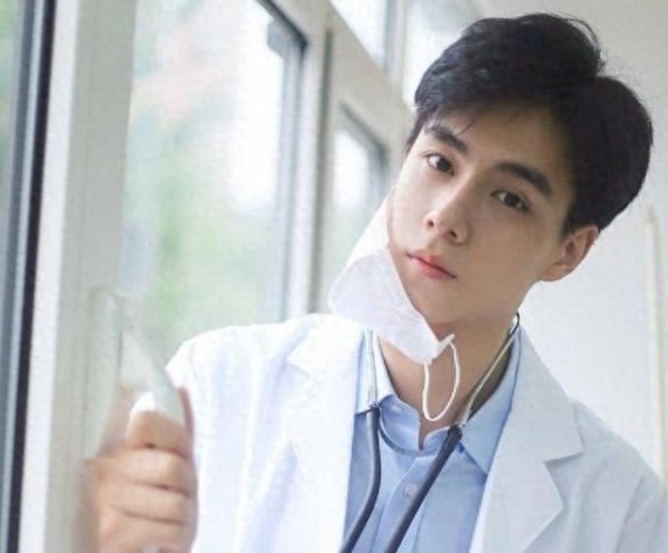 这些男明星的医生造型,王俊凯稳居第一,肖战杨洋打平手