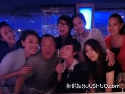 40岁佘诗曼庆生曾志伟出席 揭秘其十段情史