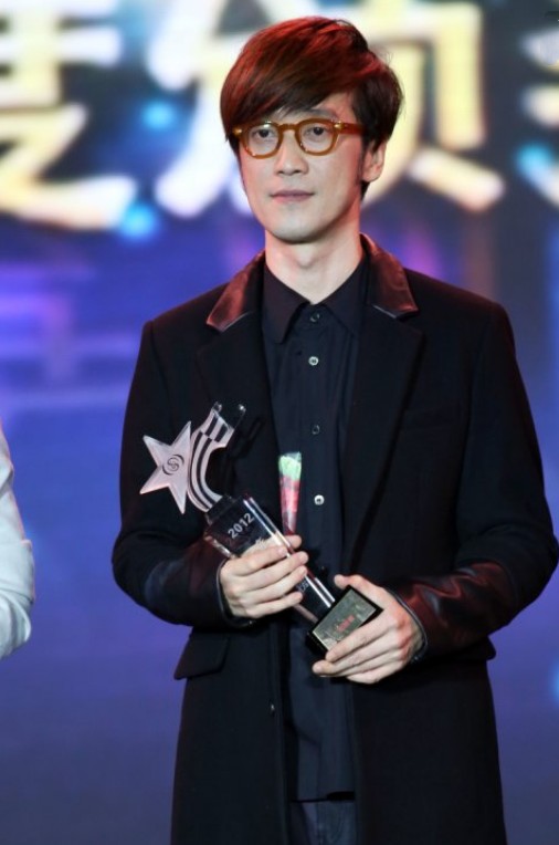 情歌教父,曾是陈慧琳的老师,本该大红的人还没红