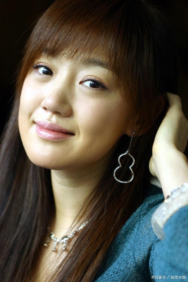 娱乐圈实力派演员,薛佳凝新恋情疑似曝光,与神秘男子共进晚餐