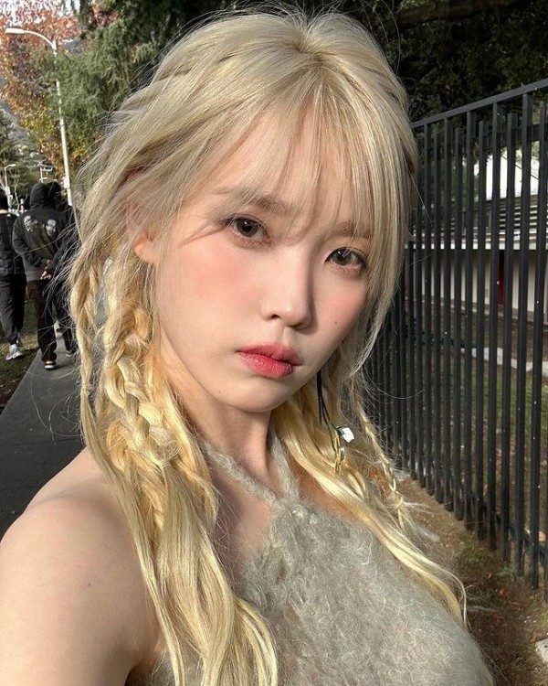 因与V的MV太过甜蜜被传分手!李钟奭现身IU演唱会甜蜜互动引热议