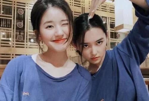 关晓彤称她是自己最爱的妹妹,赵露思请她吃火锅,这人缘真好