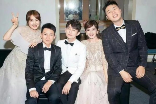 纯粹之情,无需“磕”动 —— 何炅与吴昕的友情篇章