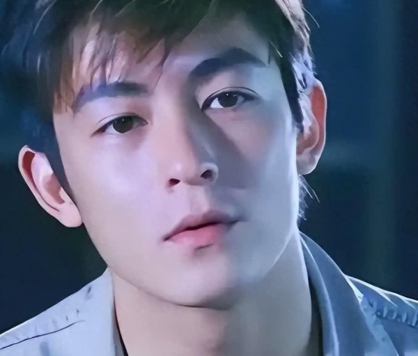 陈冠希痛失“父亲”,三十年父子情深曝光,艳照门后从未离开!