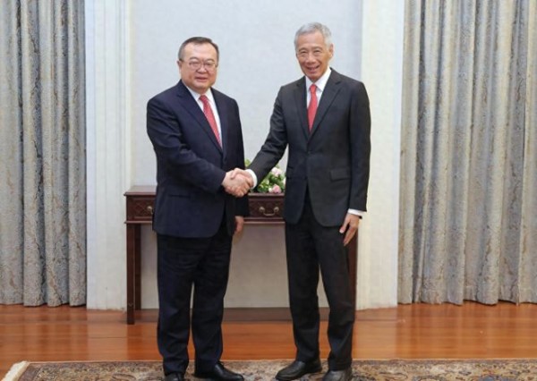 中方高层访问新加坡,李显龙表态:支持东盟中国关系发展