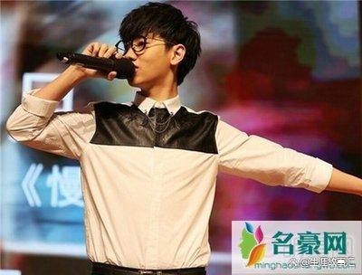 歌手汪苏泷的成长经历如何，其作品为何会被百万人收藏？