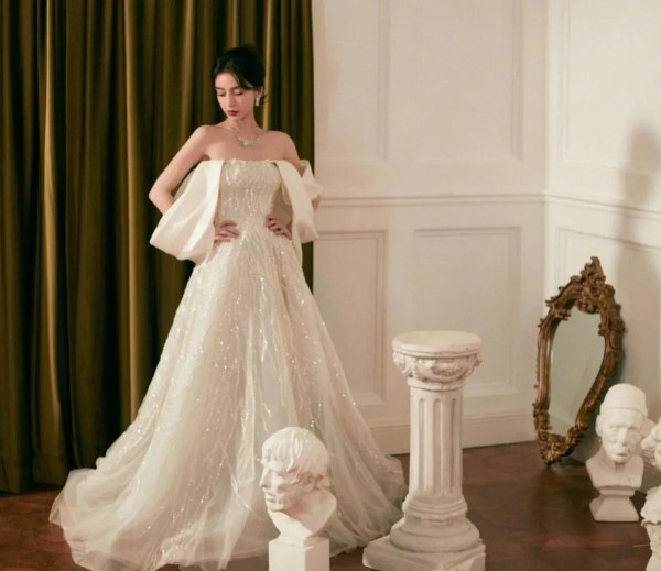 杨幂 虎年开年造型盘点,这七位女明星太美了