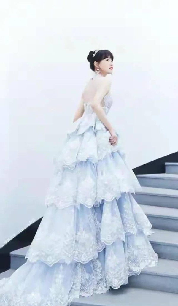 杨幂 虎年开年造型盘点,这七位女明星太美了