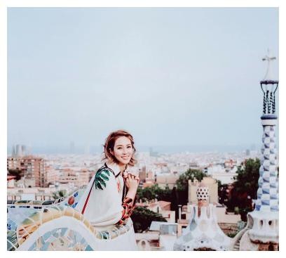 徐子淇为闺蜜温馨庆生,阔太名媛的生日派对,都要办好几回!