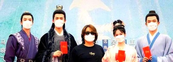 白鹿与张凌赫:戏未播人先火的恋情风波