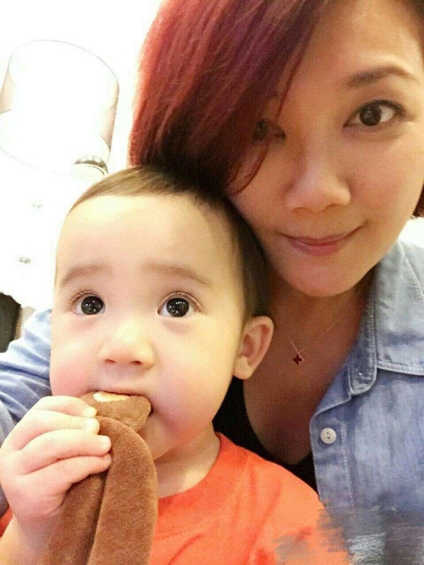 梁静茹儿子Anderson近照曝光,长睫毛大眼睛颇具小明星风采