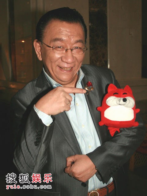 侯耀华对狐狐十分钟情