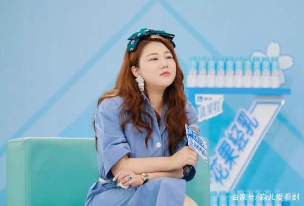 不同人看待艺人谈恋爱,杨天真龙丹妮纷纷支持,艺人们却十分清醒