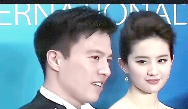 安志杰直播表露对刘亦菲的迷人“粉丝情结”,窥探明星真实情感