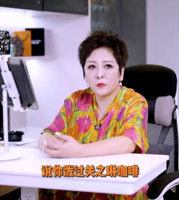 真相来了!向太首度正面回应,向华强关之琳绯闻,网友:清醒智慧