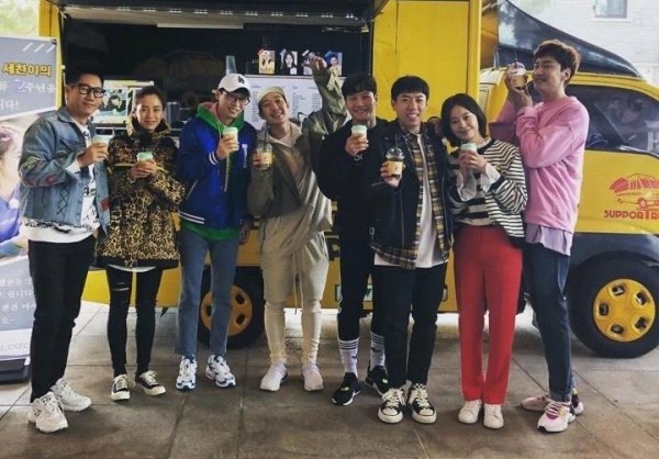 金钟国新恋情?节目上勾肩搭背,早已否认但网友依旧好磕!