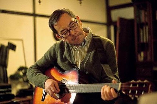 他是周杰伦的干爹,比谢贤还风流,结婚3天就分居,老婆的心好宽