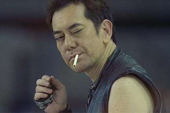 黄秋生评价新老两代演员: 超越我不可能, 刘德华周星驰成绝唱