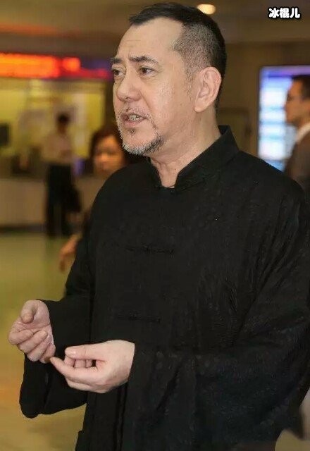 黄秋生王晶为什么会闹翻?多年好友为何成了陌生人