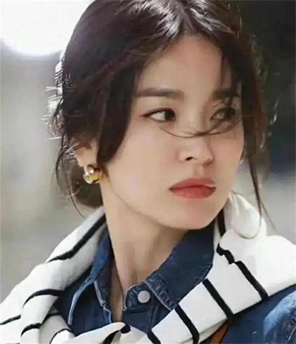 故事:国民女神宋慧乔,财阀阴影下的真相,收集证据十年逆袭