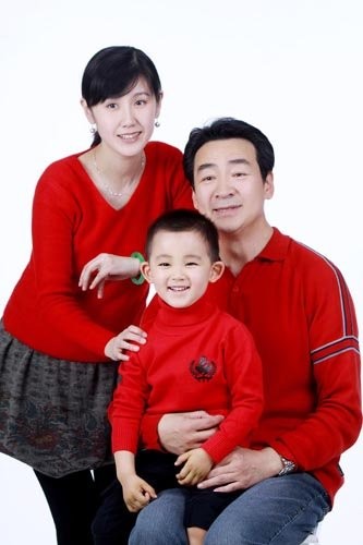 寇振海李婷夫妇成婚庆公司大使 自曝儿子已演戏