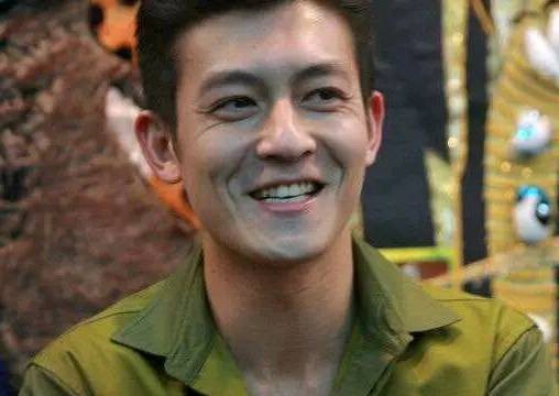 陈冠希为何从不缺钱?他父亲和爷爷的身份,你恐怕没听说过