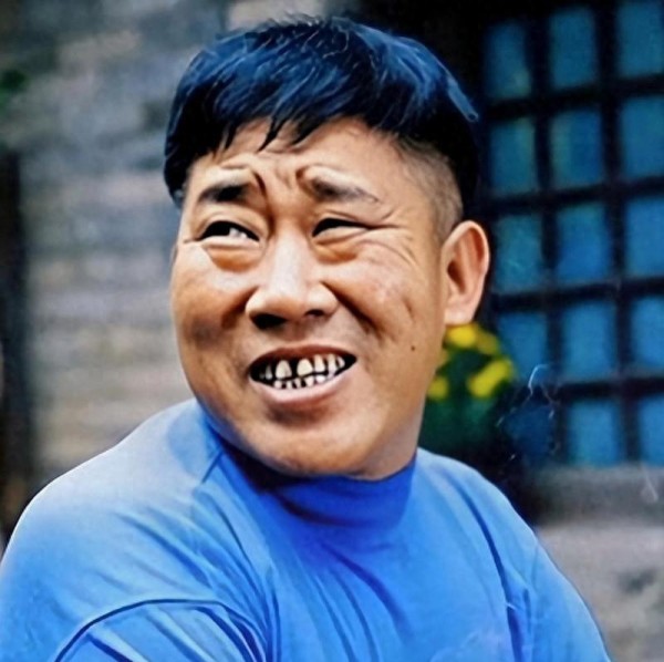 因“嘴歪”演了一辈子坏人,令人没有想到,女儿竟是我们熟悉的她