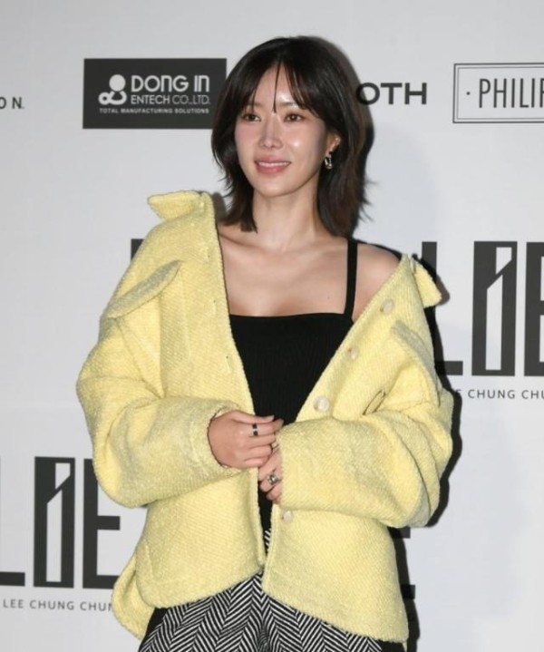 娱乐圈明星的“断舍离”之路,勇敢放下豪车和虚荣,追求简单幸福,让人感动