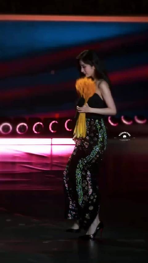 要被大幂幂吸干啦