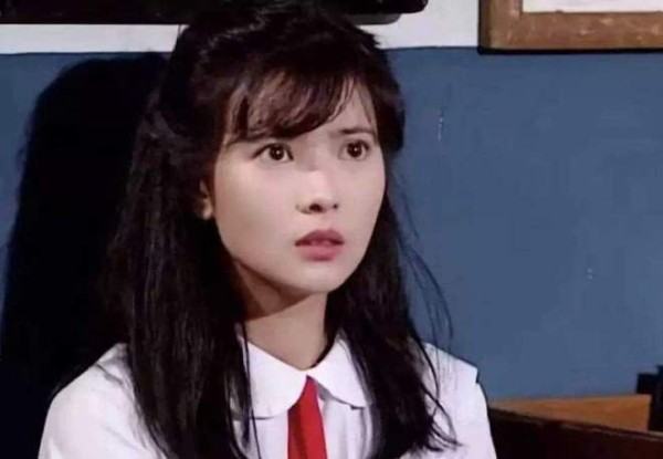 她曾当众踹走蓝洁瑛,与儿子同床共枕17年,如今一家三口都完蛋!