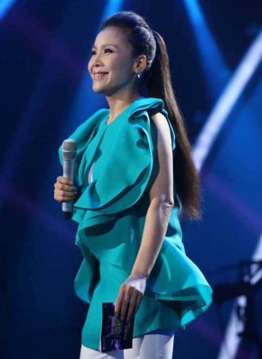 盘点娱乐圈曾经当场摔话筒走人的8大明星: 最后一位付出惨痛代价