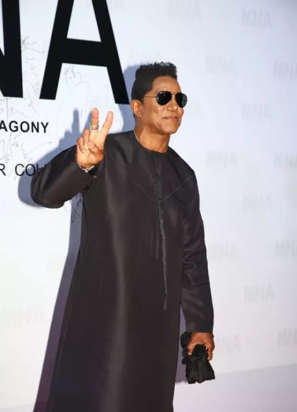 杜德伟人脉广!首次举办时装展,陈小春梁家辉曾志伟到场力挺