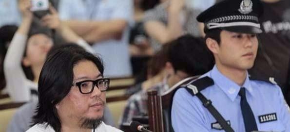 多年前高晓松入狱,给很多娱乐圈大腕打电话求助,唯独他出来救场