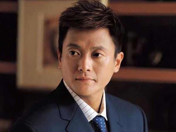 香港知名男星宣布不再结婚,减肥成功颜值回春,前妻整容成瘾