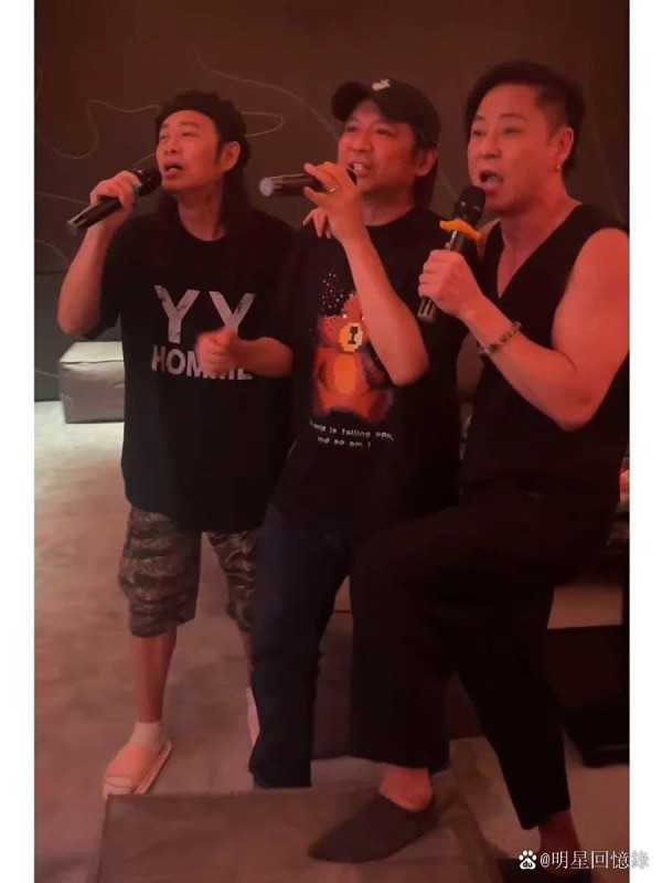 草蜢合体!60岁叶世荣搭肩唱K...@明星回憶錄的动态