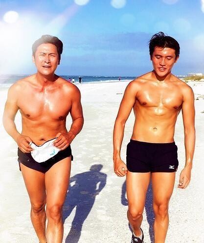 出身贫寒家庭,TVB一线小生,老婆是初中同学,儿子酷似谢霆锋