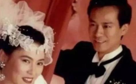 郑少秋和小17岁妻子同框,夫妻两人似父女,妻子太美艳